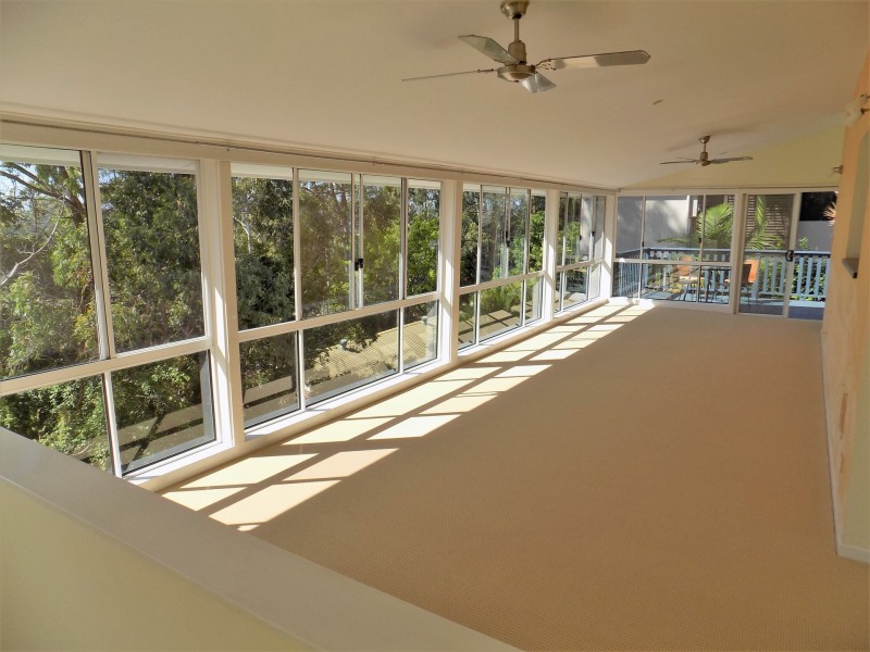 15 Larentia St, Currumbin Waters QLD 4223