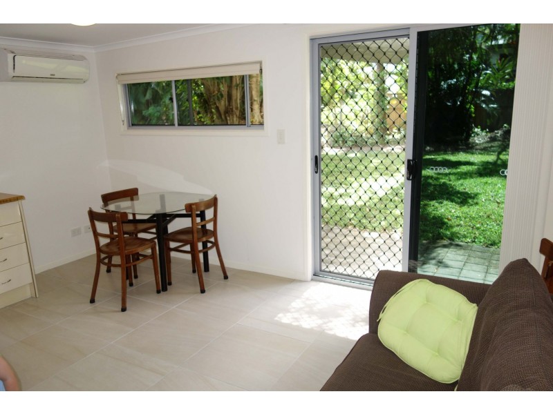 2/60 Boden St, Edge Hill QLD 4870