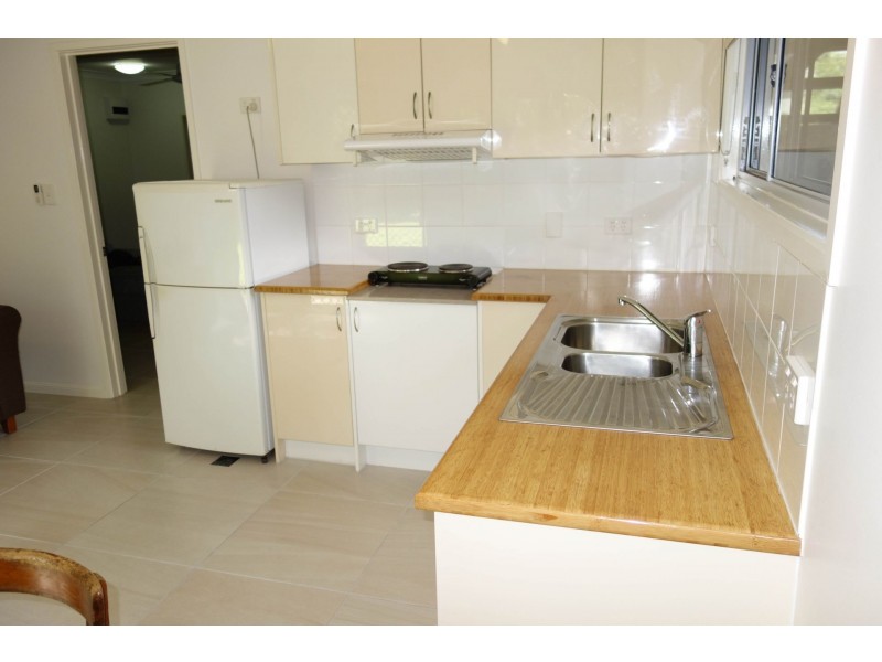 2/60 Boden St, Edge Hill QLD 4870