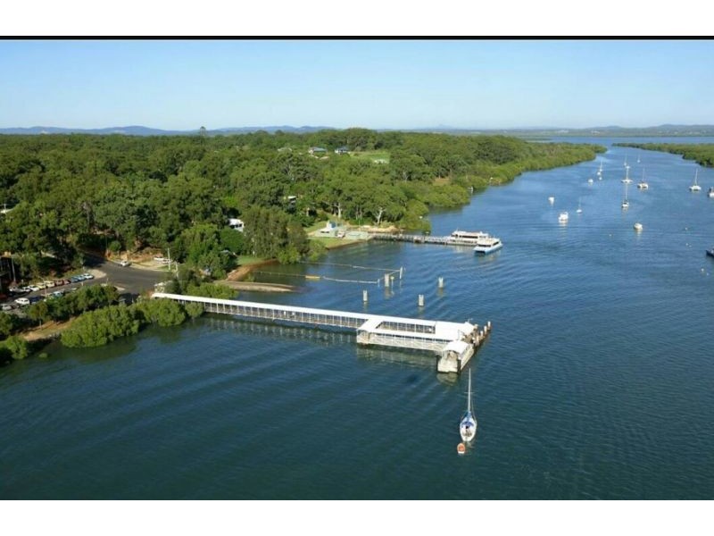 9 Little Cove Road, Russell Island QLD 4184