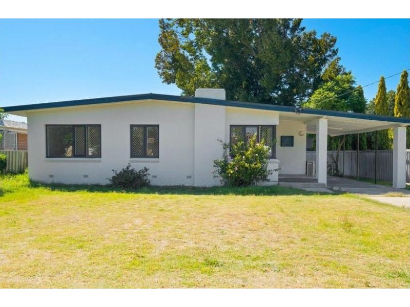22 Hemeleers St, Gosnells WA 6110