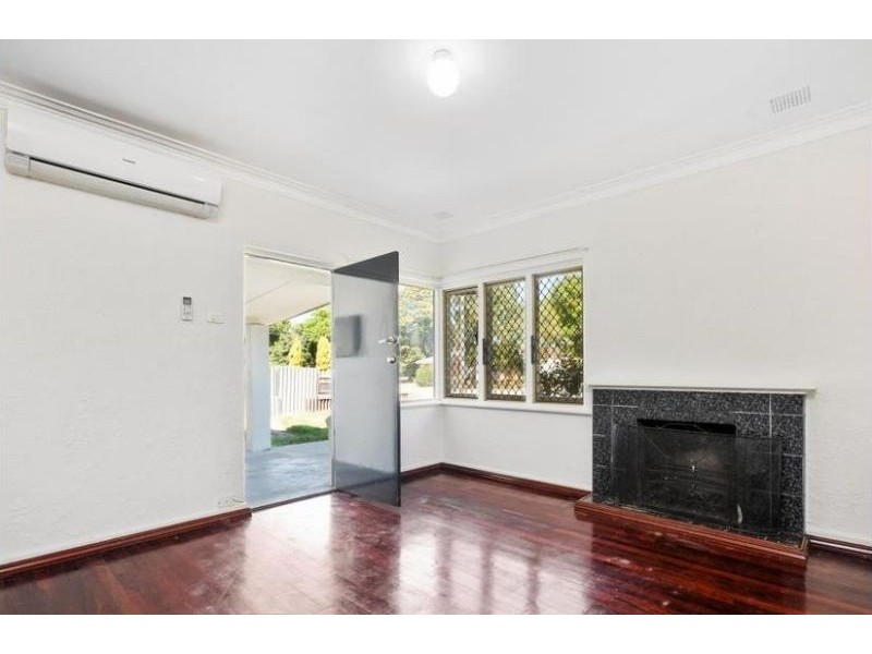 22 Hemeleers St, Gosnells WA 6110