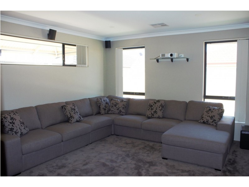 58 Fraser Road North, Canning Vale WA 6155