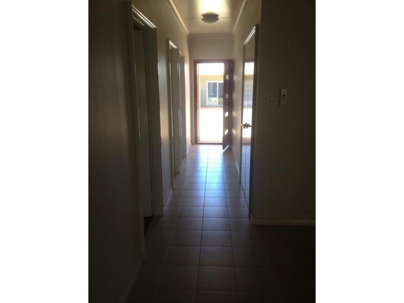 11 Hibiscus Way, Newman WA 6753