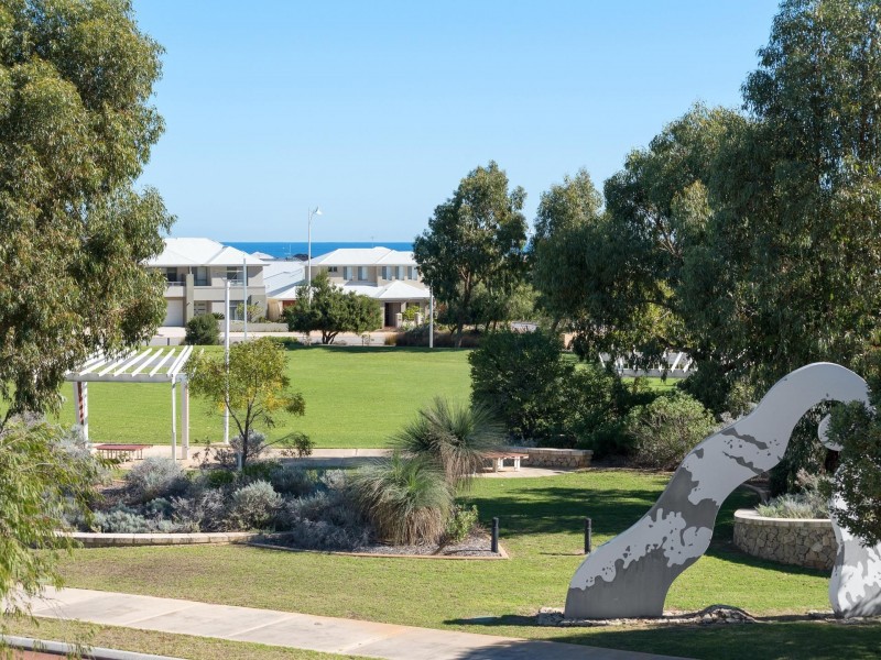 130 Grand Ocean Ent, Burns Beach WA 6028