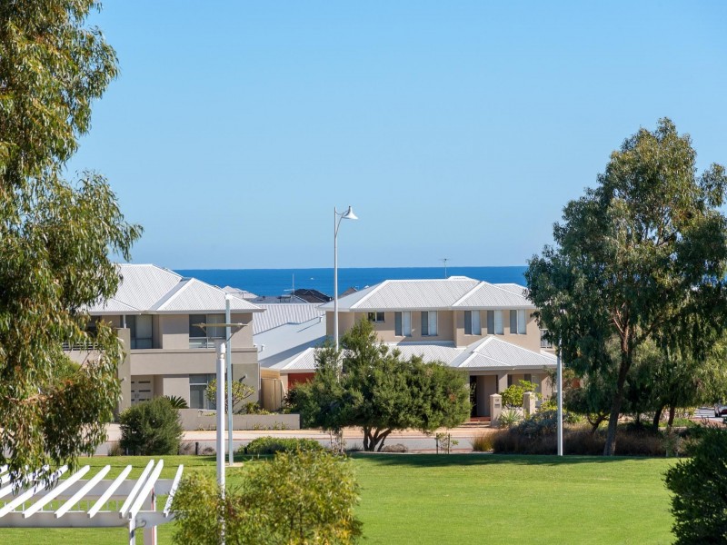 130 Grand Ocean Ent, Burns Beach WA 6028