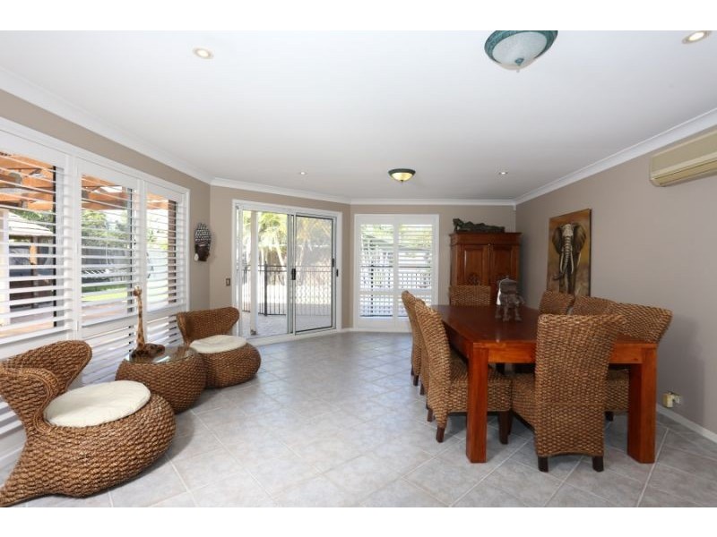 24 Plane Tree Circuit, Woongarrah NSW 2259