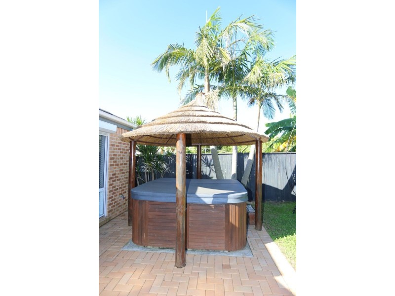 24 Plane Tree Circuit, Woongarrah NSW 2259