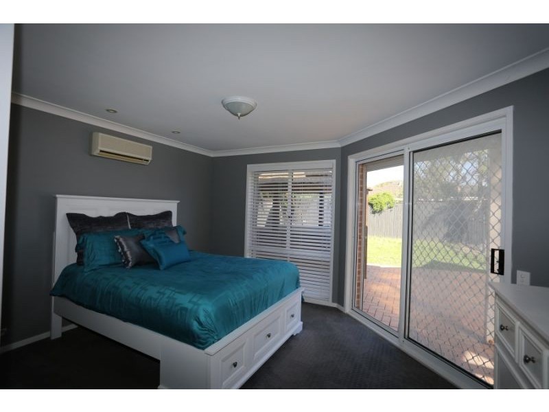 24 Plane Tree Circuit, Woongarrah NSW 2259