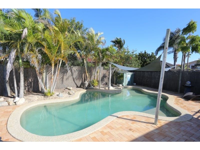 24 Plane Tree Circuit, Woongarrah NSW 2259