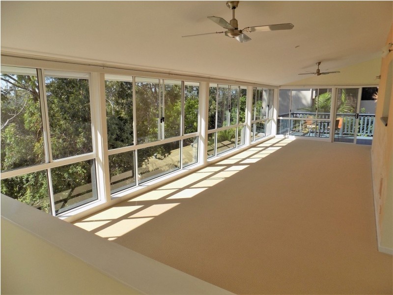 15 Larentia St, Currumbin Waters QLD 4223