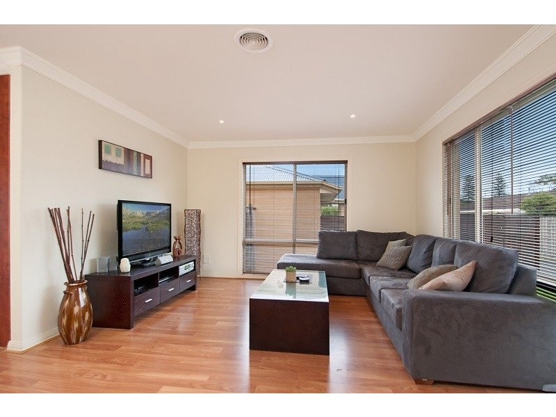 2/69 Herbert Street, Mornington VIC 3931