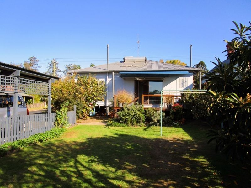 37 Upper St, Bega NSW 2550