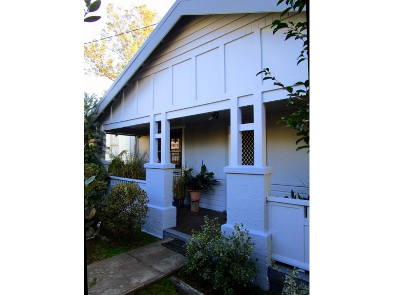 37 Upper St, Bega NSW 2550