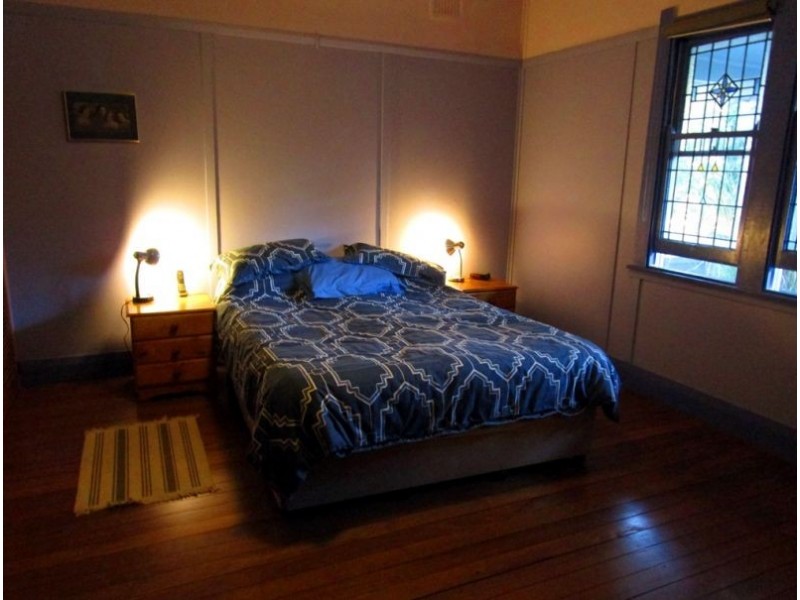 37 Upper St, Bega NSW 2550