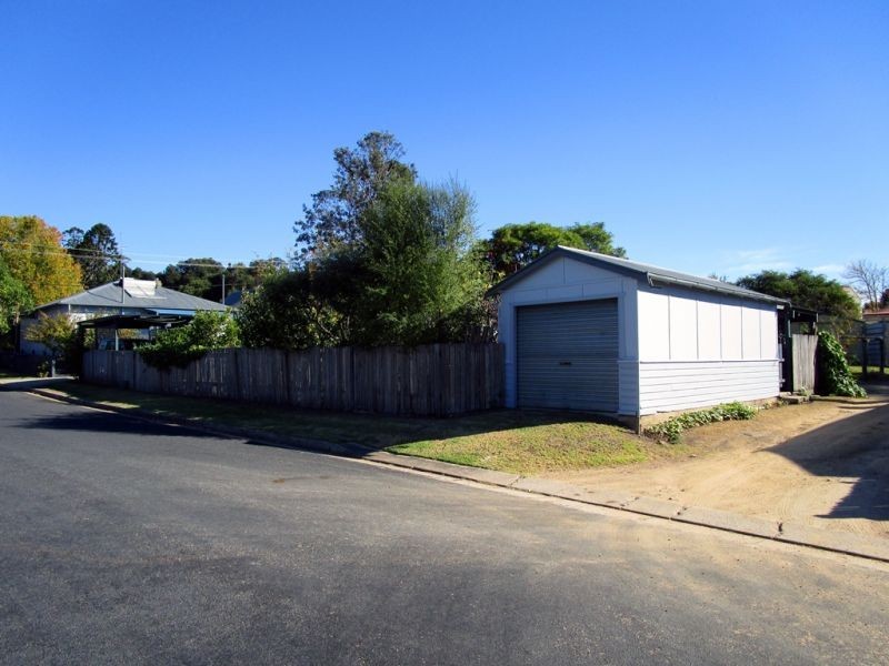 37 Upper St, Bega NSW 2550