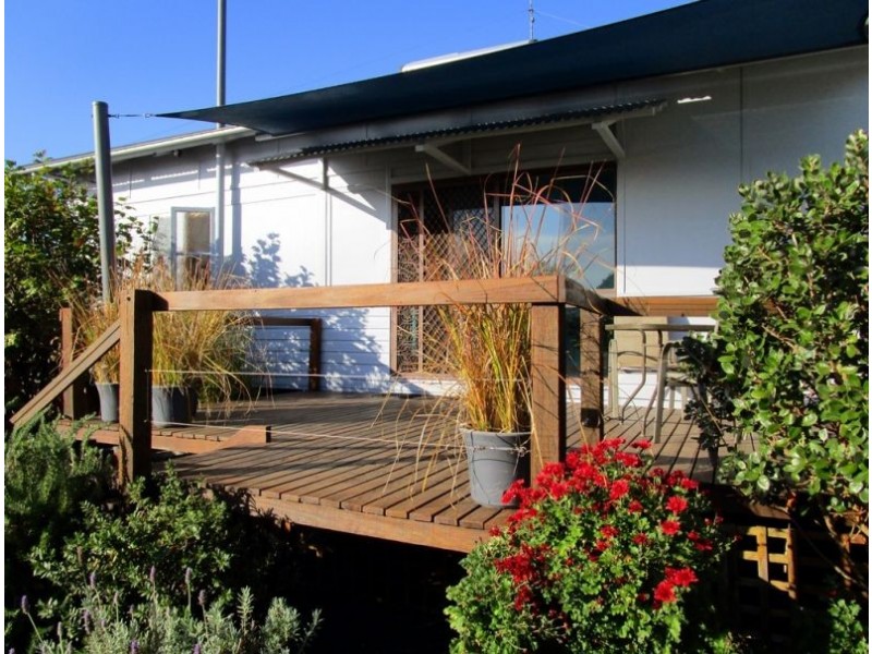 37 Upper St, Bega NSW 2550