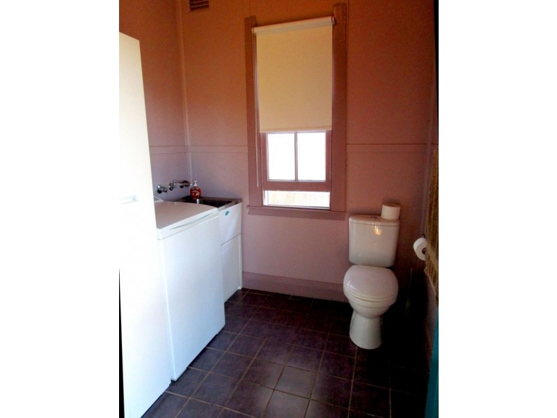 37 Upper St, Bega NSW 2550