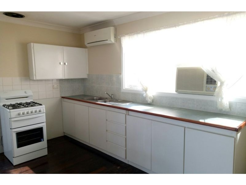 10 Abingdon Pl, Kelmscott WA 6111