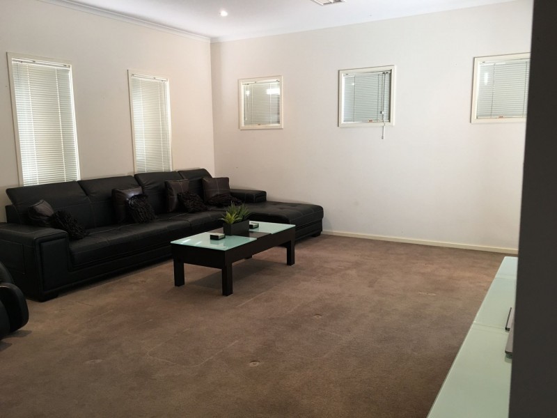 11 Silverleaf Drive, Melton VIC 3337