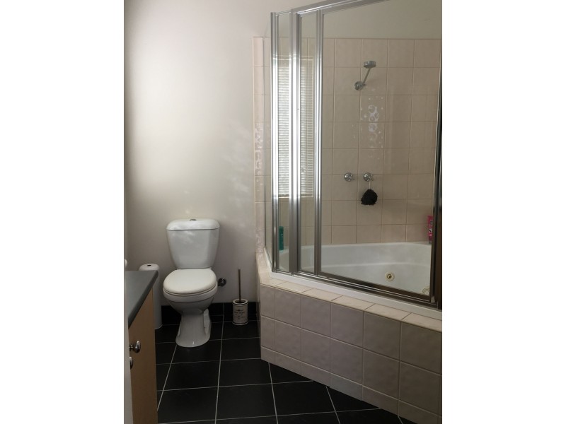 11 Silverleaf Drive, Melton VIC 3337