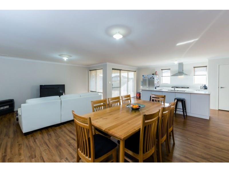 198 Sultana Road, Forrestfield WA 6058