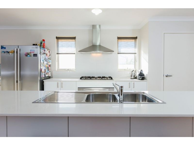 198 Sultana Road, Forrestfield WA 6058