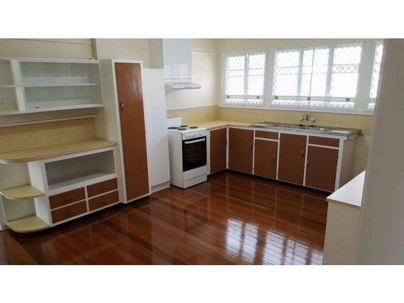 81 Woodhill Ave, Coorparoo QLD 4151