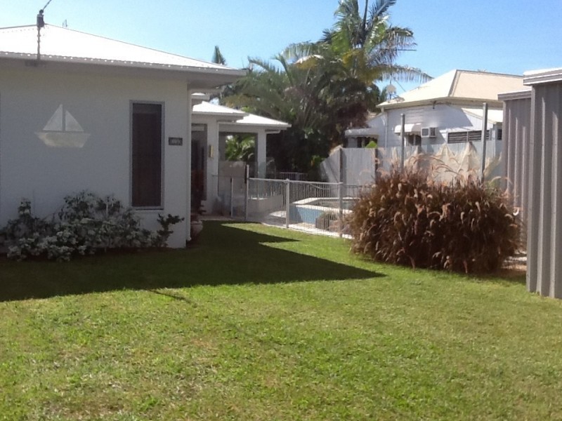 12 Coral St, Saunders Beach QLD 4818
