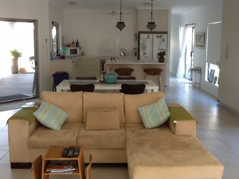 12 Coral St, Saunders Beach QLD 4818