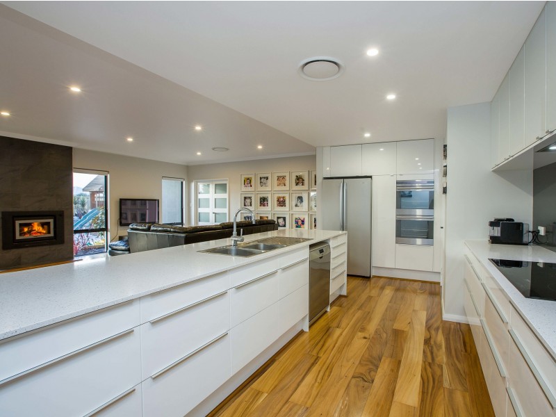 2 Flowerdale Court, Millbridge WA 6232