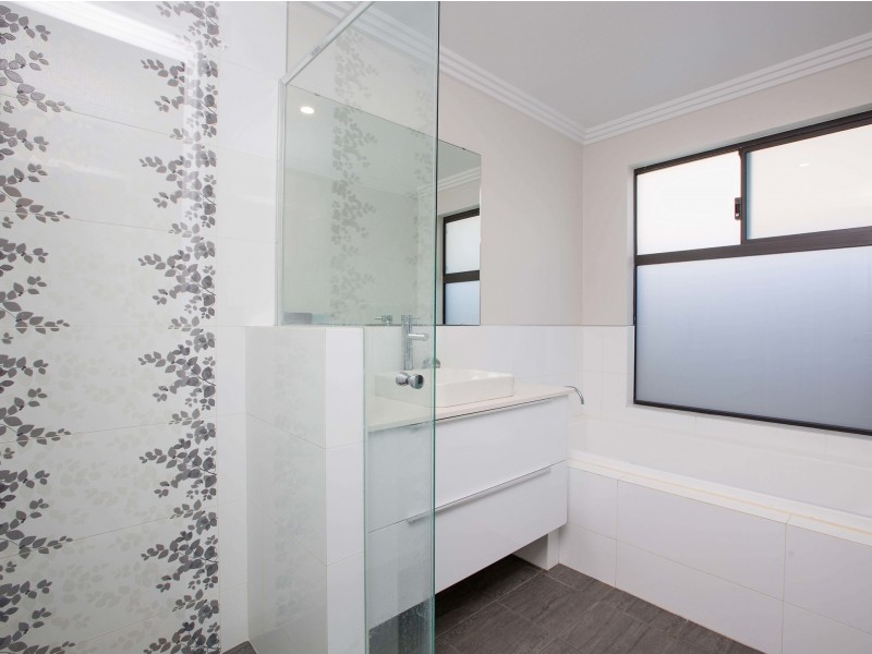 2 Flowerdale Court, Millbridge WA 6232