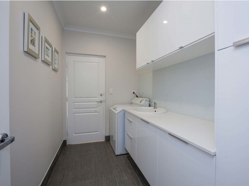 2 Flowerdale Court, Millbridge WA 6232