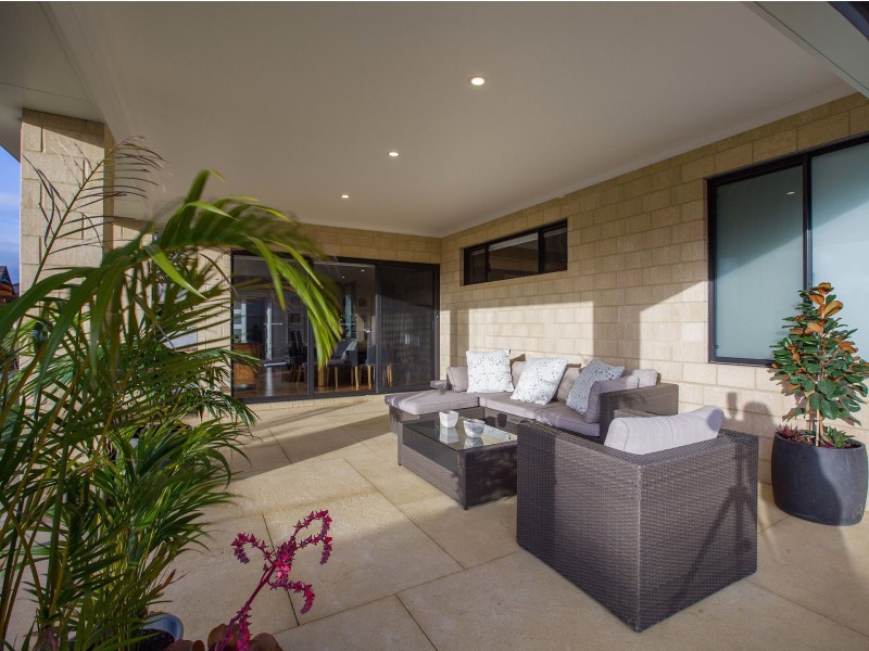 2 Flowerdale Court, Millbridge WA 6232