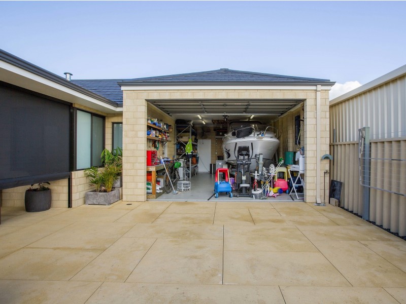 2 Flowerdale Court, Millbridge WA 6232