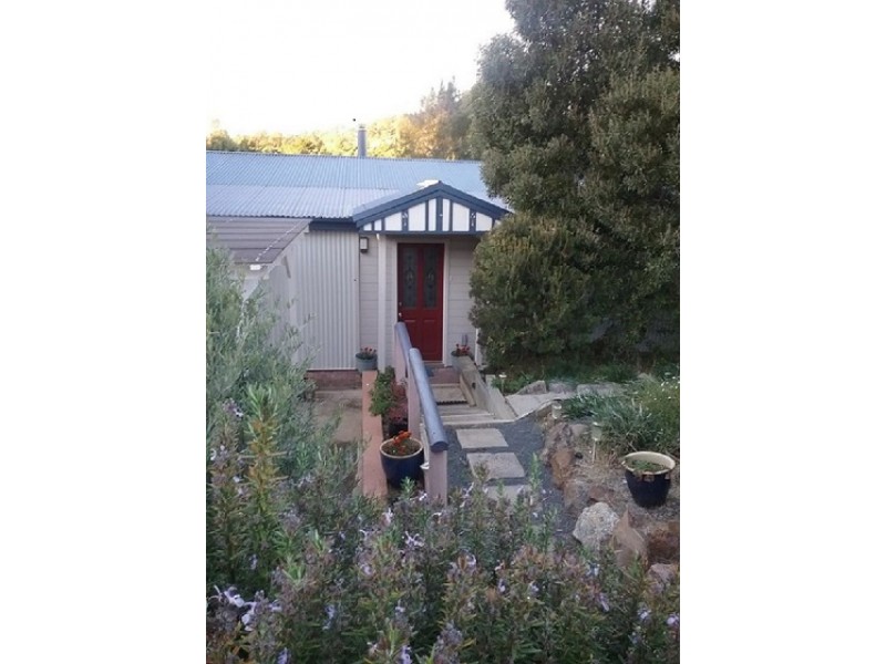 47 John Street, Uralla NSW 2358