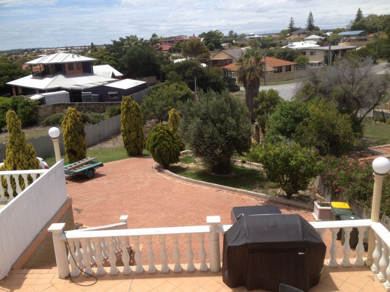 6 Cox Crescent, Quinns Rocks WA 6030