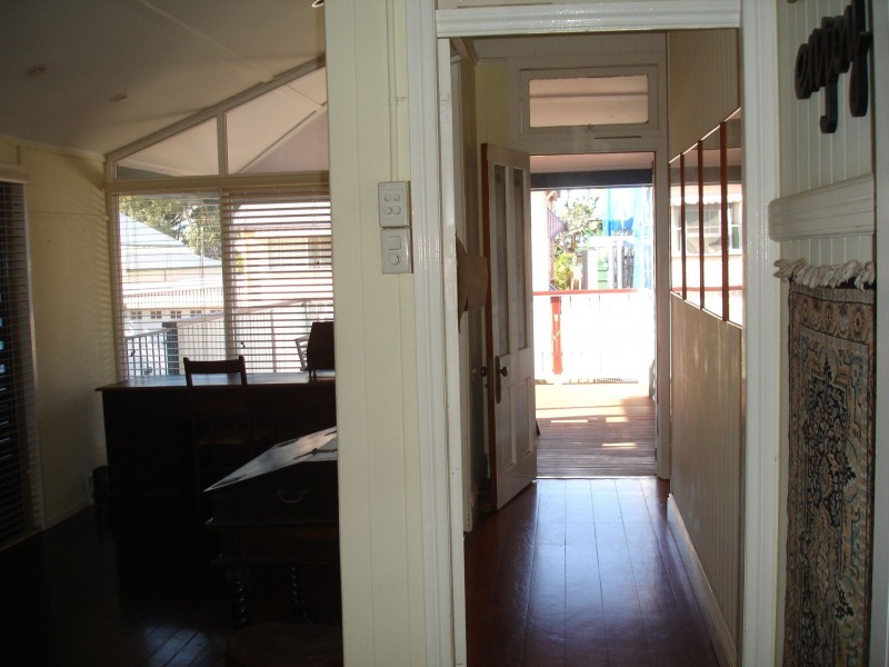 19 Twamley St, Shorncliffe QLD 4017