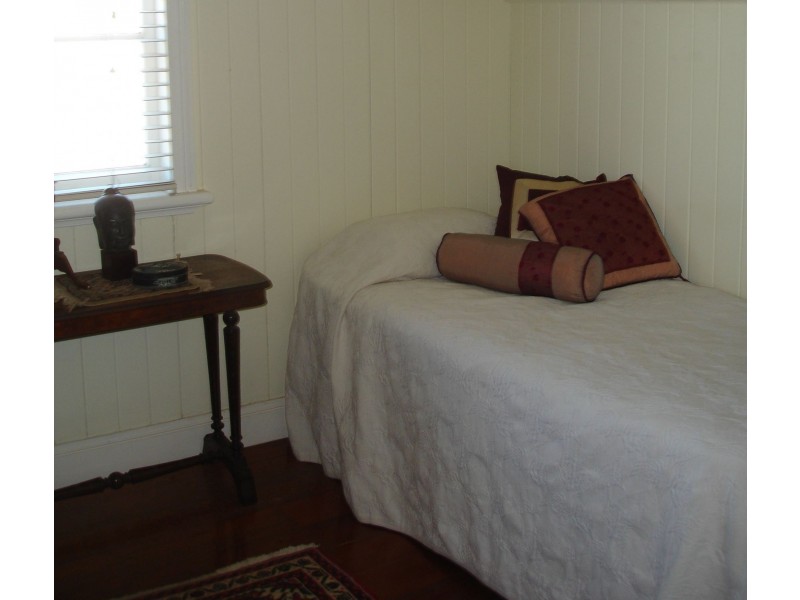 19 Twamley St, Shorncliffe QLD 4017