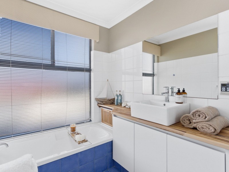 3 Cheshunt Garden, North Lake WA 6163