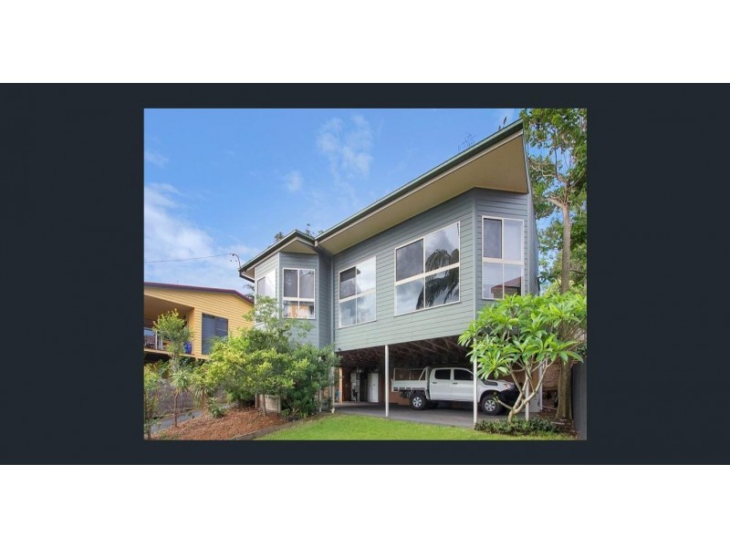 32 Broadwater Esplanade, Bilambil Heights NSW 2486