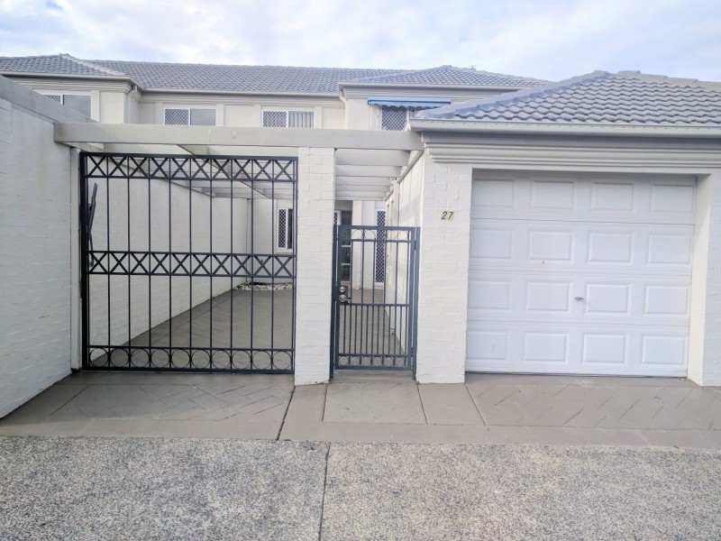 27/1 Bronberg Court, Southport QLD 4215