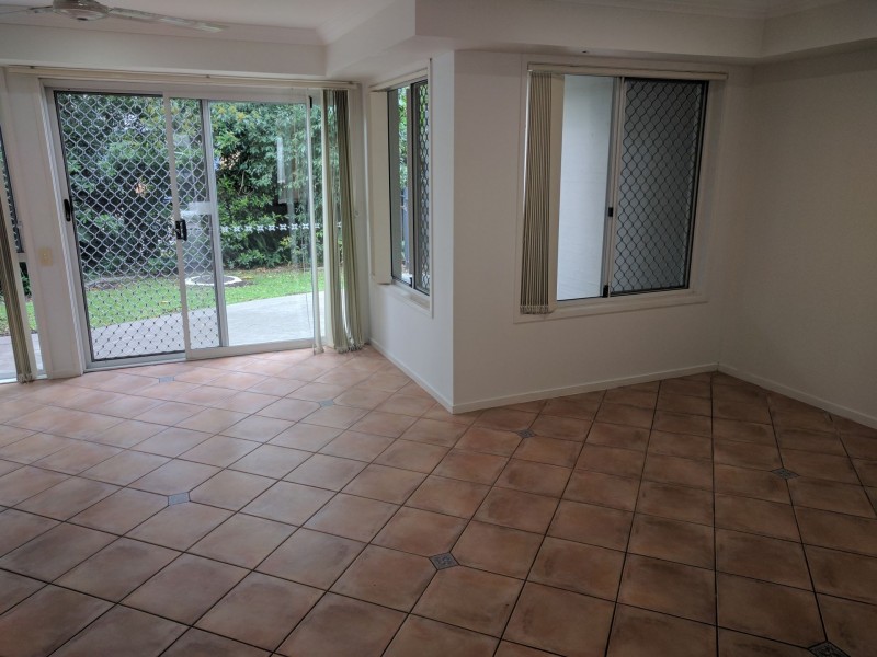 27/1 Bronberg Court, Southport QLD 4215