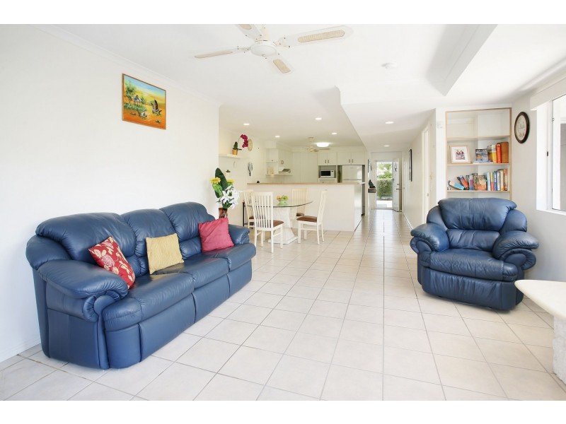 1/10 Sunseeker Close, Noosaville QLD 4566