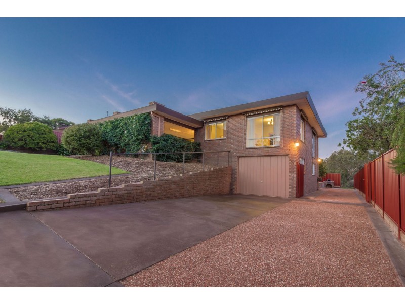 14 Molesworth Road, Kangaroo Flat VIC 3555