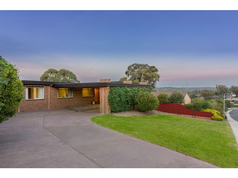 14 Molesworth Road, Kangaroo Flat VIC 3555