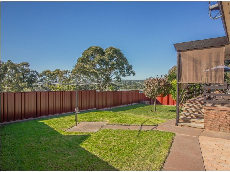 14 Molesworth Road, Kangaroo Flat VIC 3555