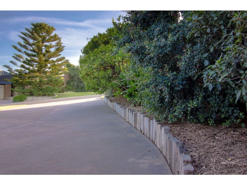 14 Molesworth Road, Kangaroo Flat VIC 3555