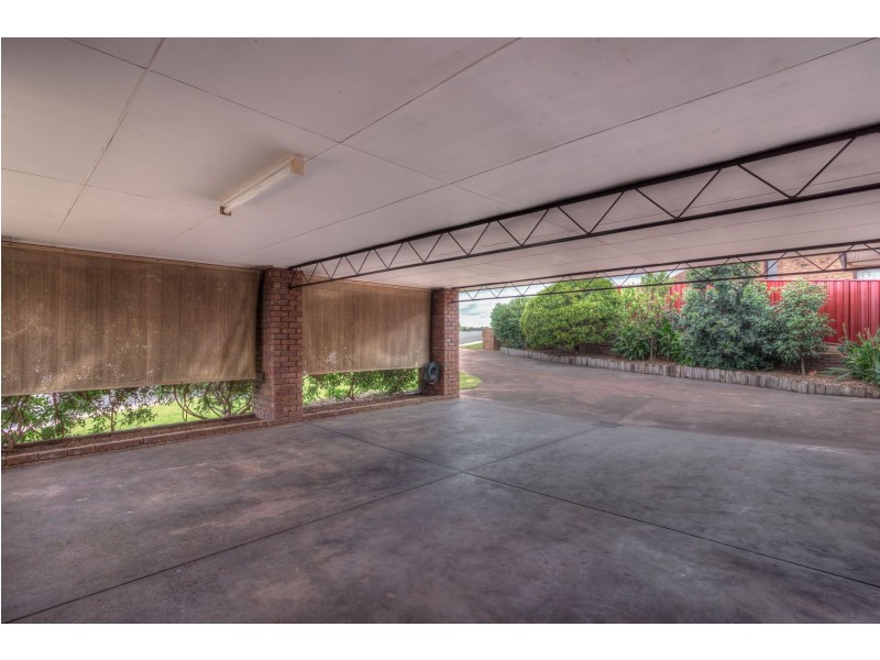 14 Molesworth Road, Kangaroo Flat VIC 3555