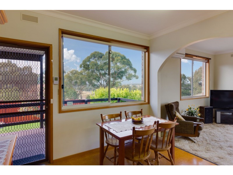 14 Molesworth Road, Kangaroo Flat VIC 3555